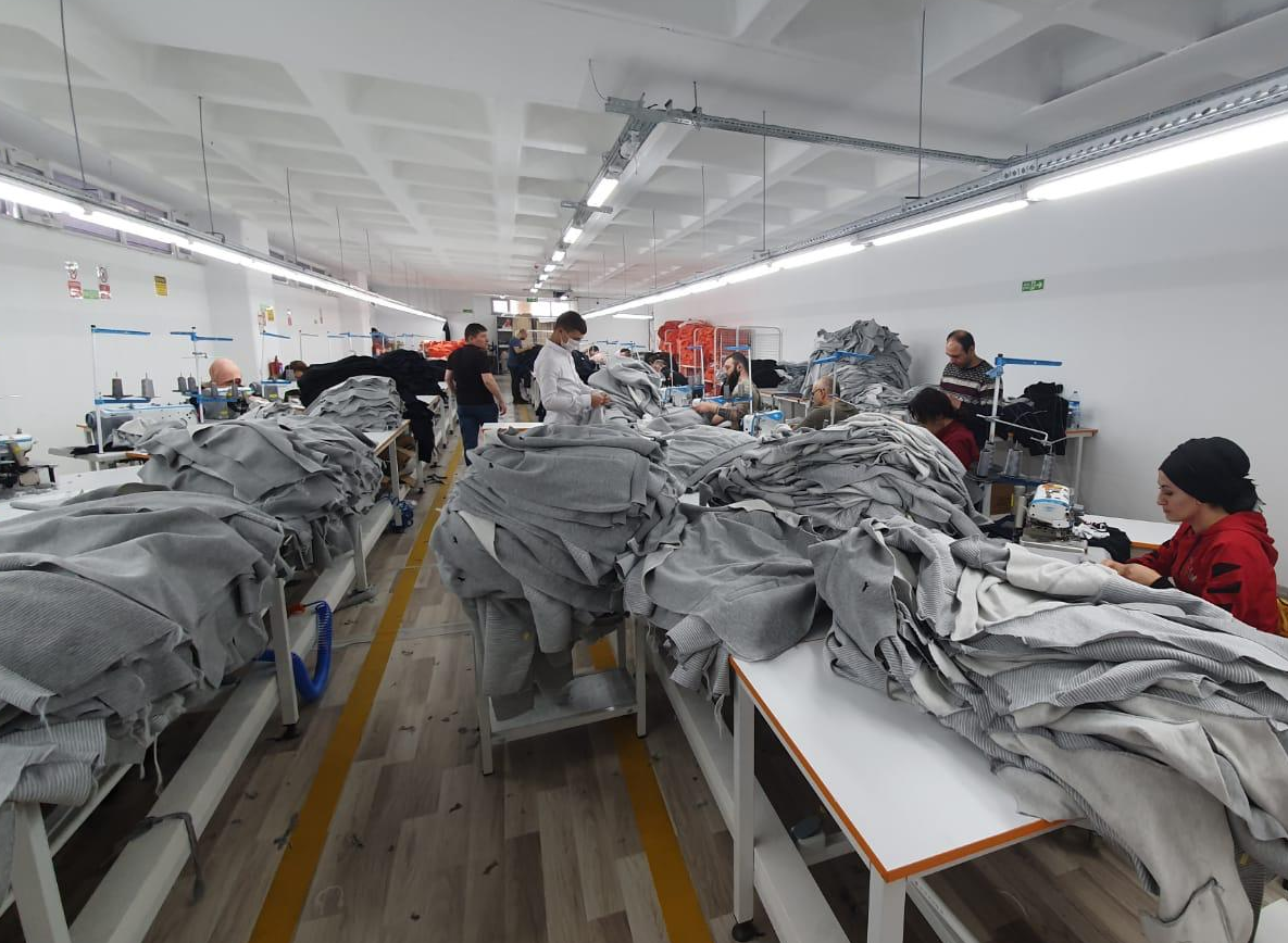 Fournisseur de Vêtements & Grossiste Spécialisé Denim et Mode – Image 3